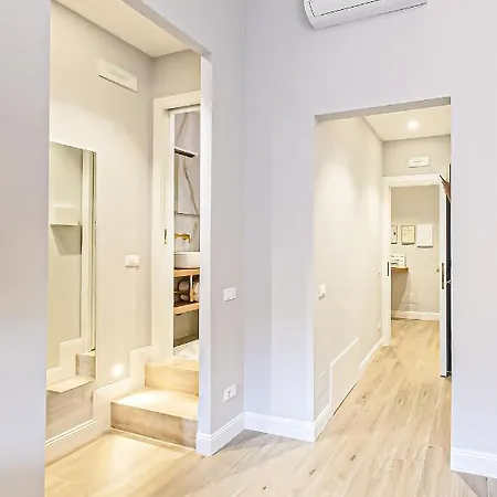 بيت ضيافة Trevi Luxury Suite