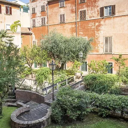 Trevi Luxury Suite بيت ضيافة