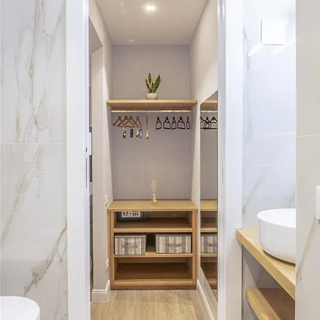 Trevi Luxury Suite * روما
